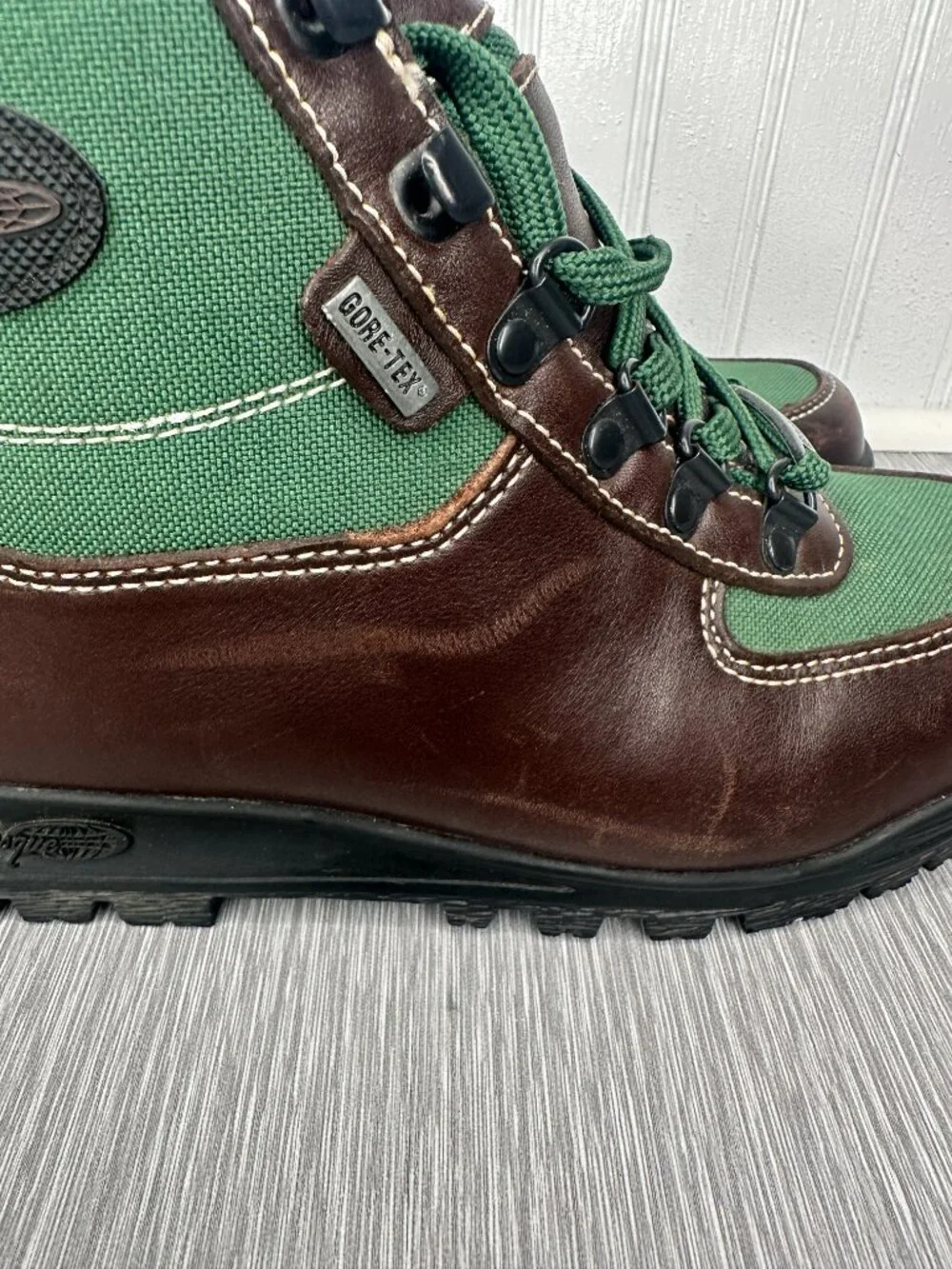 VASQUE 8099 Skywalk Brown Green Leather Hiking Boots Boys Size 3 1/2